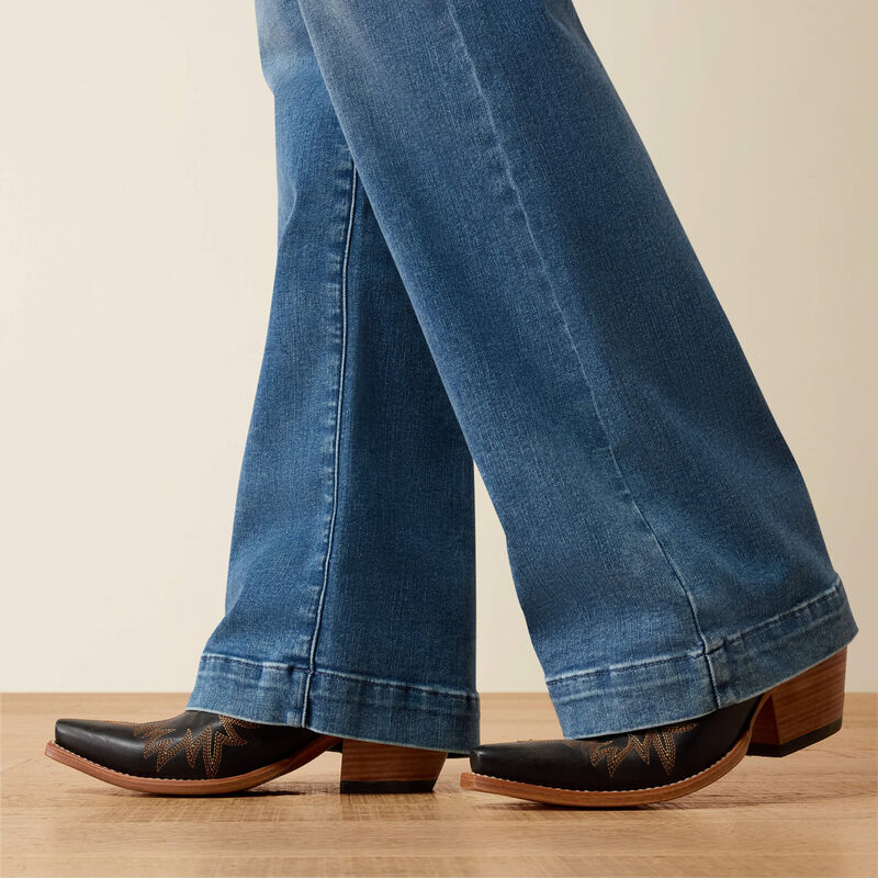 Ariat Perfect Rise Revel Vilma Ultrastretch Trouser Jeans in Sky Valley (Women's)