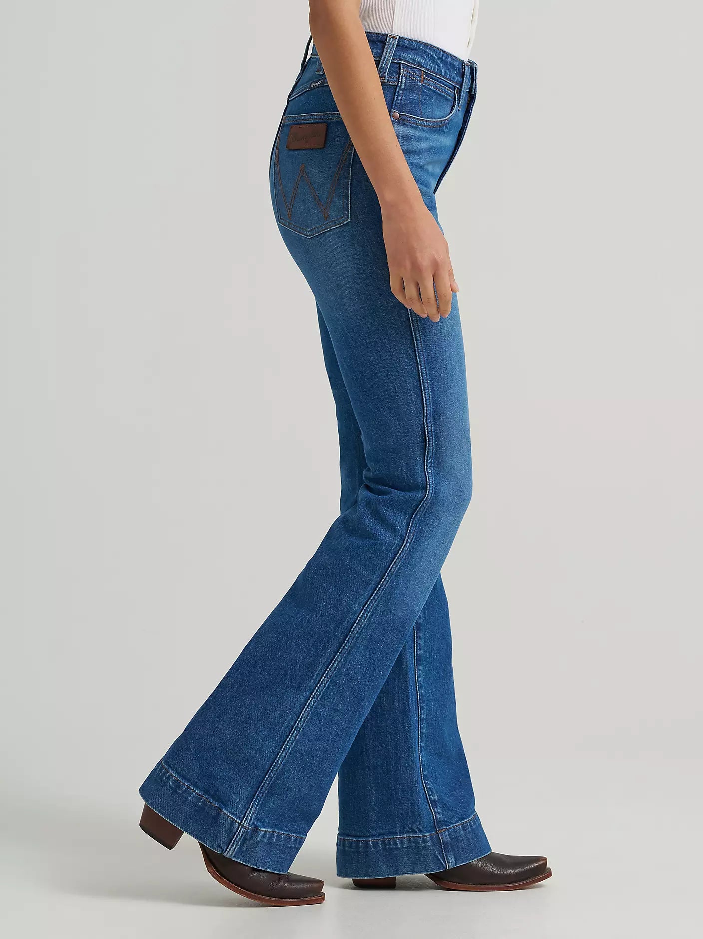 Wrangler® Retro® Premium Trouser Jean High Rise in Mina (Women's)