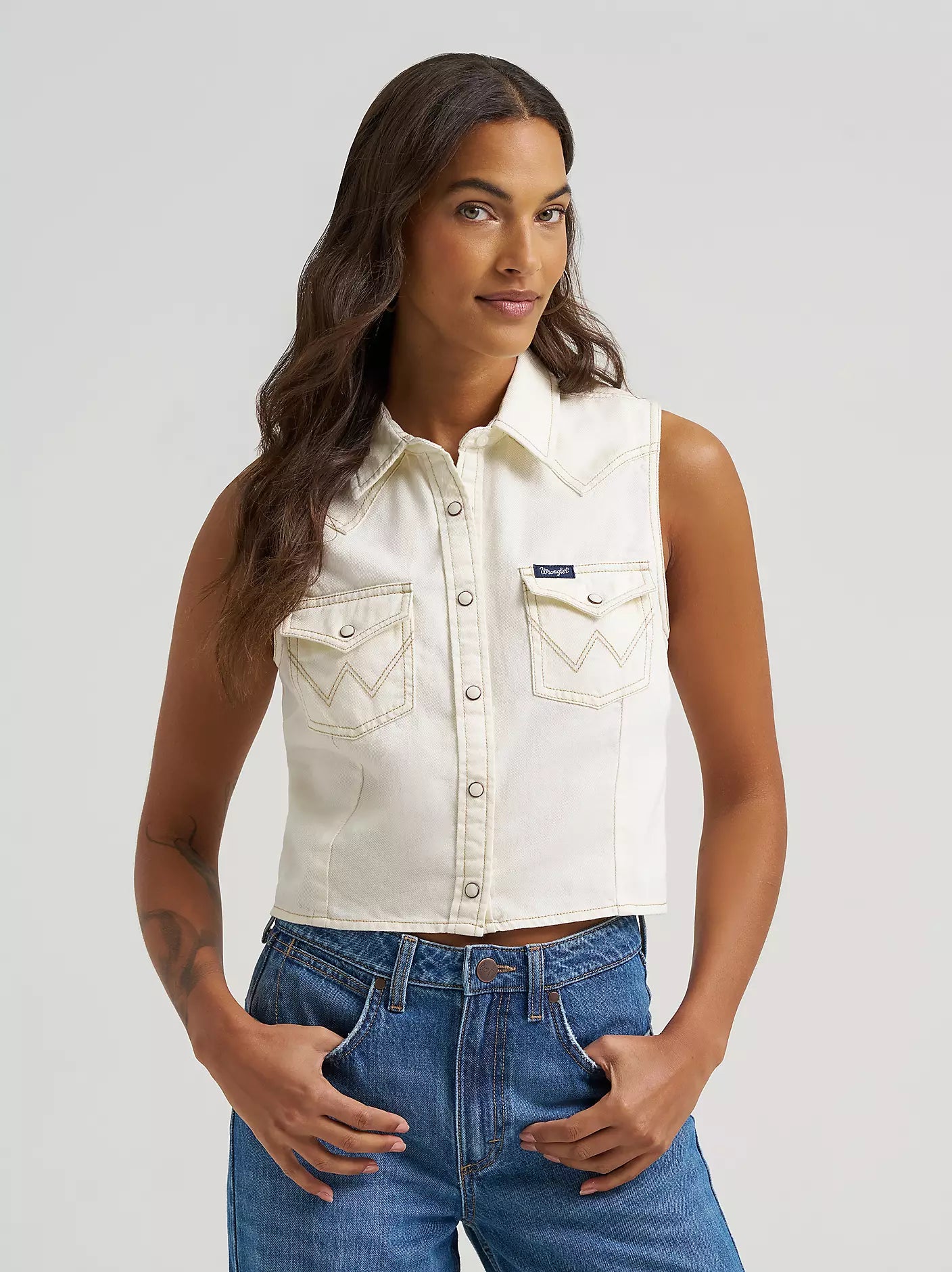 Wrangler Sleeveless Denim Snap Shirt in White (Women's)