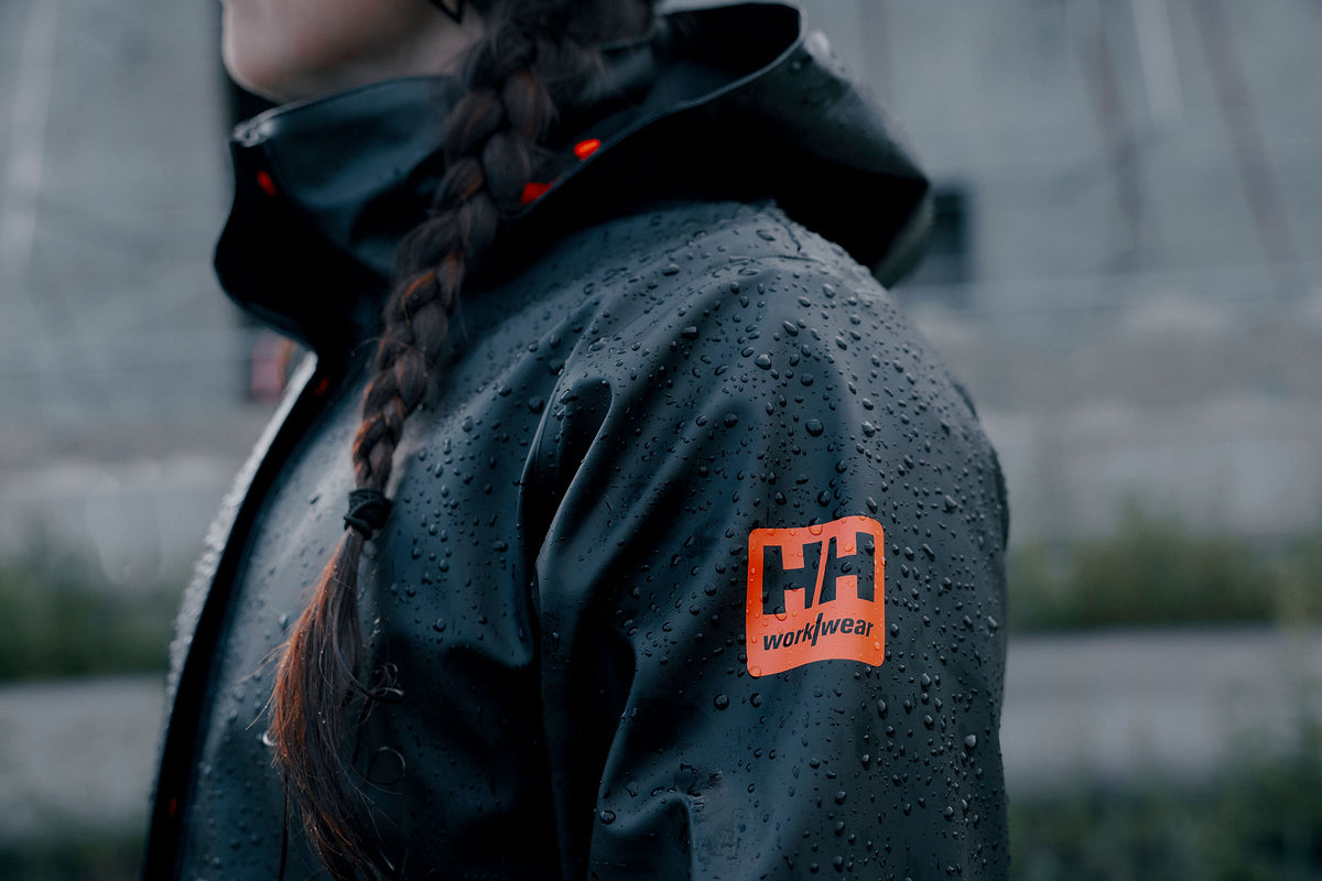Helly Hansen - Gale Rain Jacket in Black