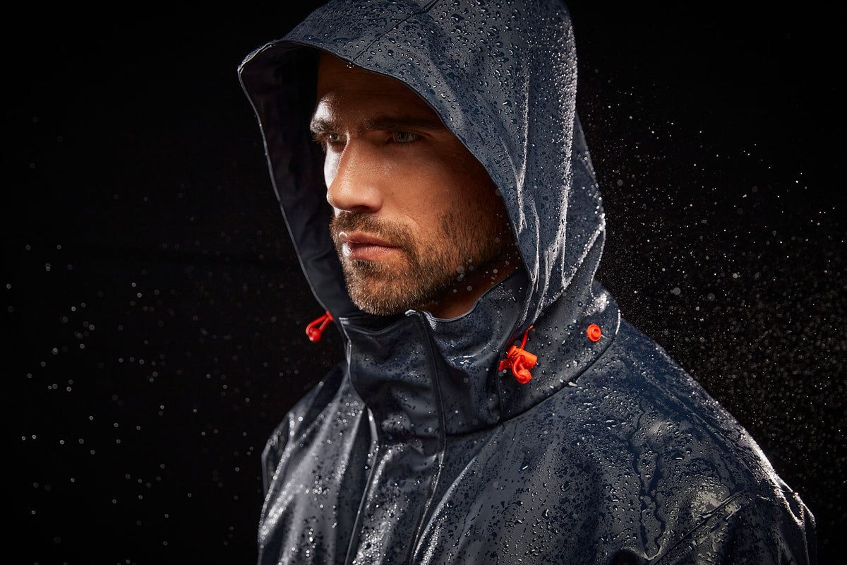 Helly Hansen - Gale Rain Jacket in Black