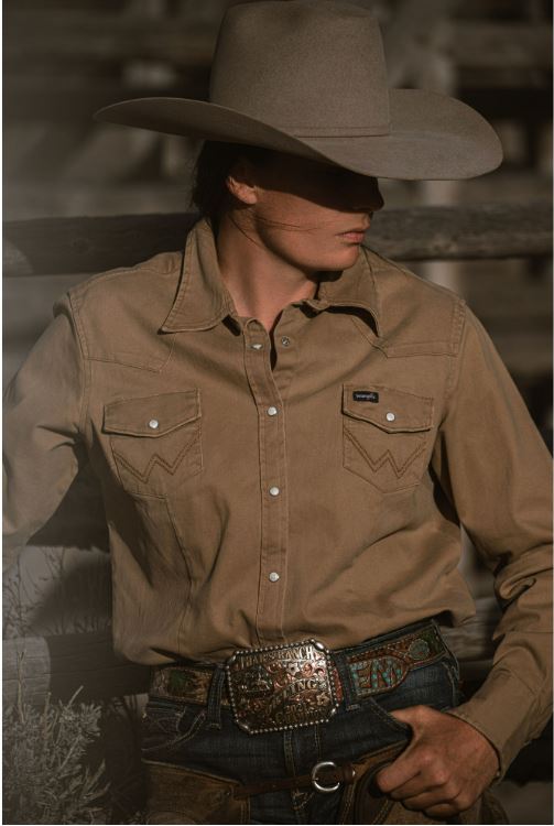 Wrangler Solid Long Sleeve Snap Western Shirt (Women's)