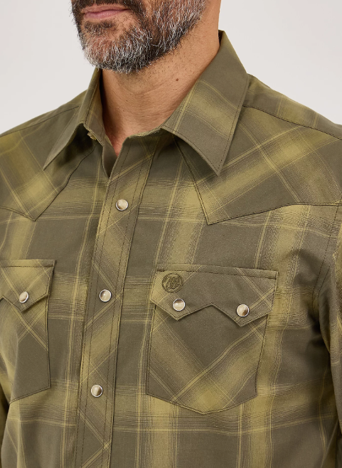 Wrangler Retro® Long Sleeve Sawtooth Snap Pocket Western Shirt (Men's)